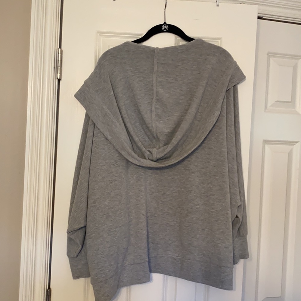 BB Dakota Cardigan / Cape - Picture 4 of 6